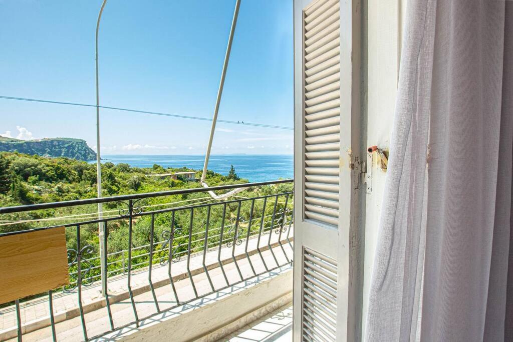 Blue Maraci 2 - Sea View, Kitchen, Beach Access Apartment Himare Ngoại thất bức ảnh