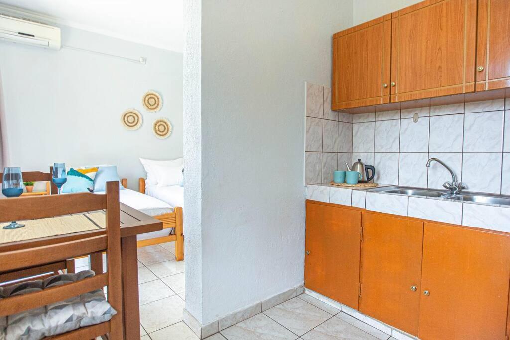 Blue Maraci 2 - Sea View, Kitchen, Beach Access Apartment Himare Ngoại thất bức ảnh